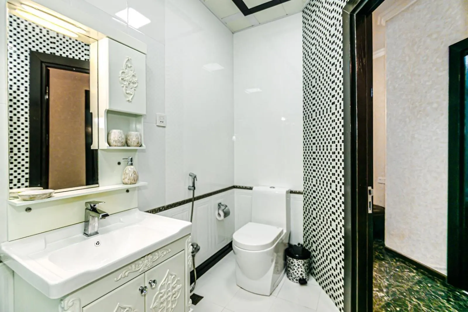 City Centre Deluxe Apartment Baku 0*,