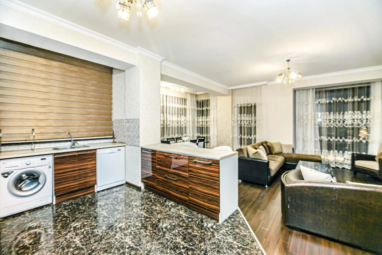 City Centre Deluxe Apartment Baku 0*,